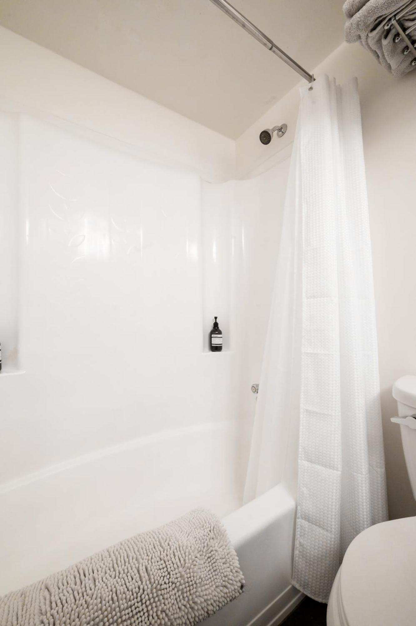 Creekside Oasis 4 Beds Pool And Hot Tub Apartment Whistler Exterior photo