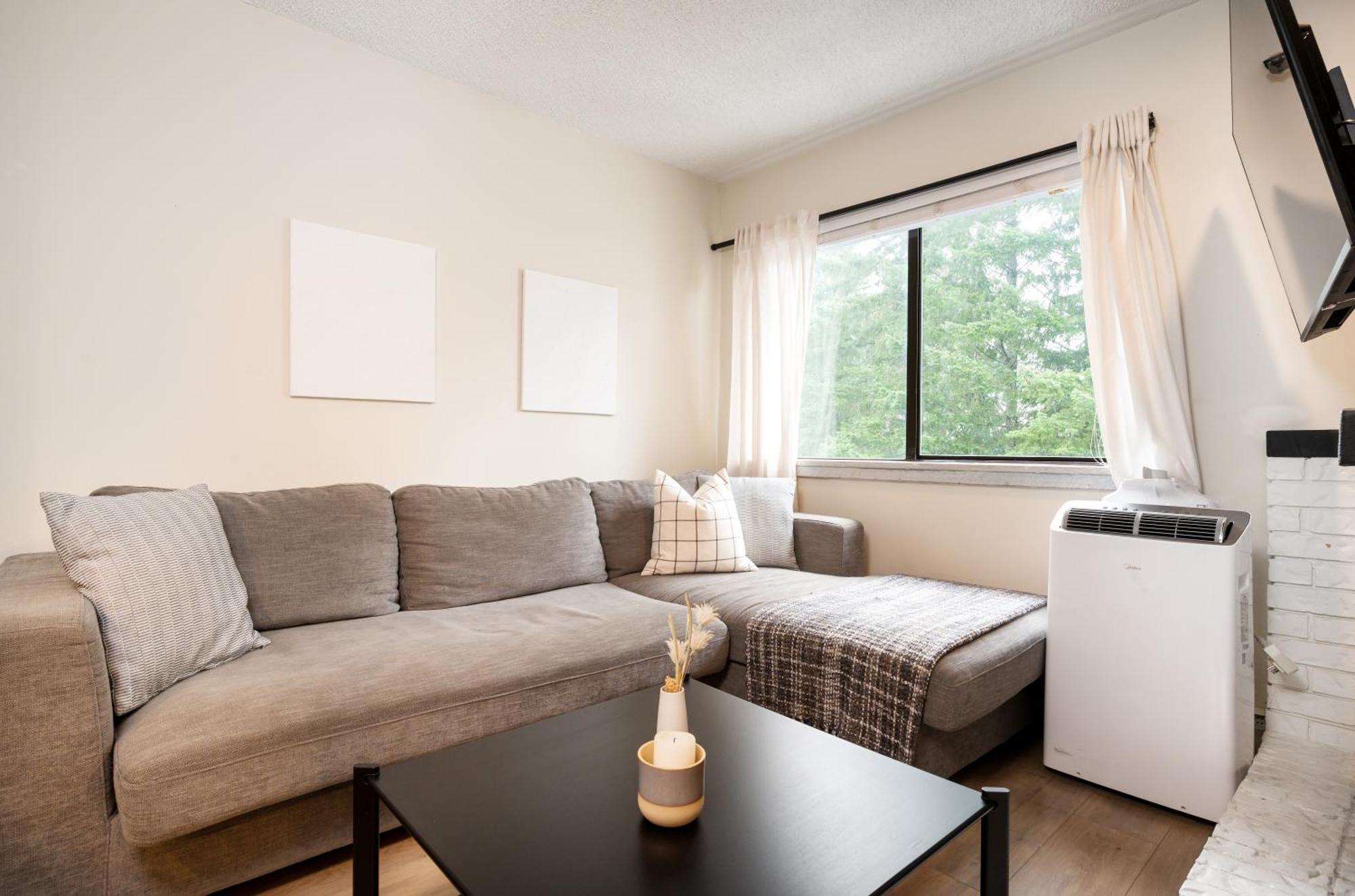 Creekside Oasis 4 Beds Pool And Hot Tub Apartment Whistler Exterior photo